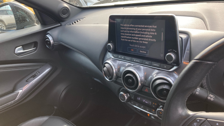 Nissan Juke 1.0 DiG-T 114 Tekna 5dr Petrol Hatchback